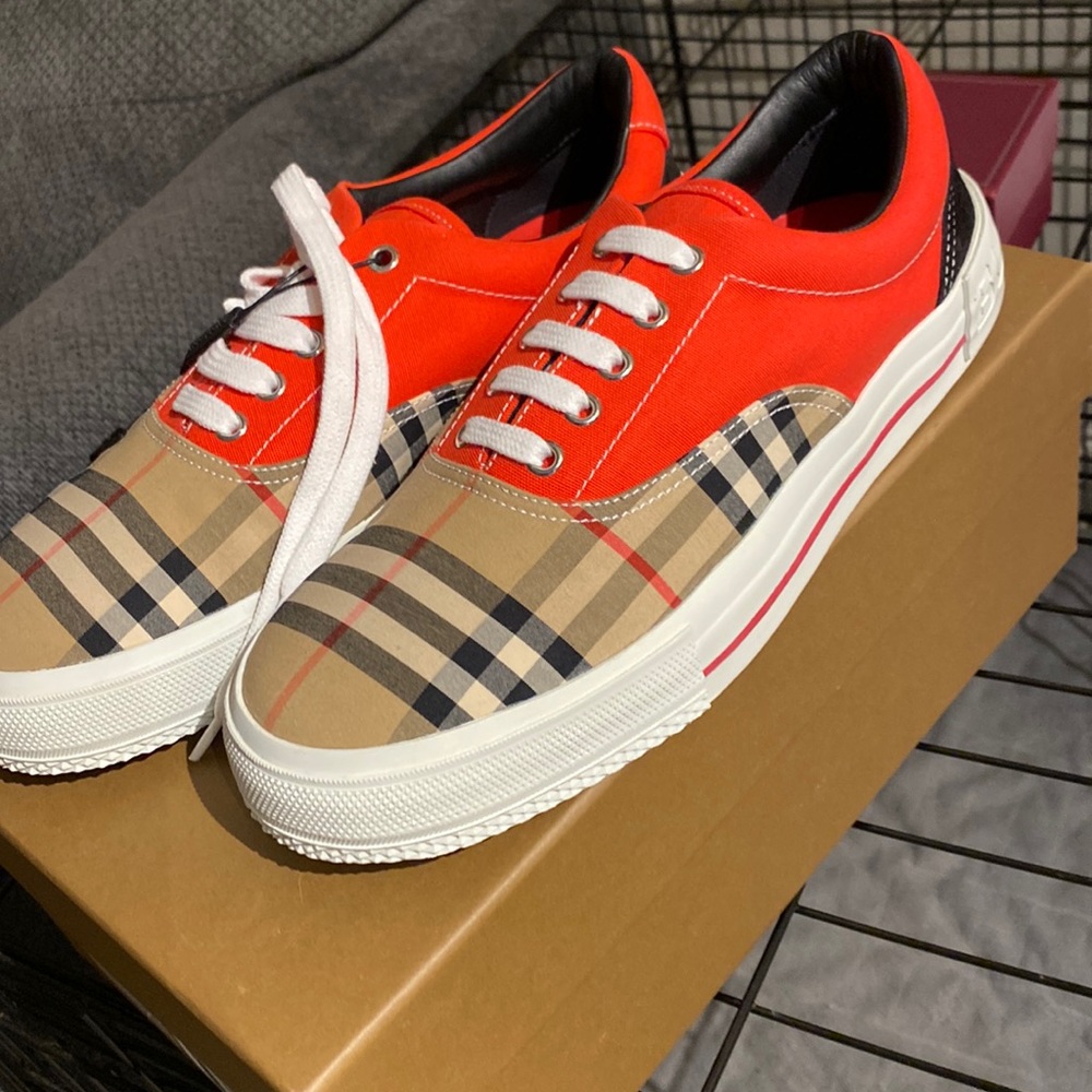 Burberry shoes